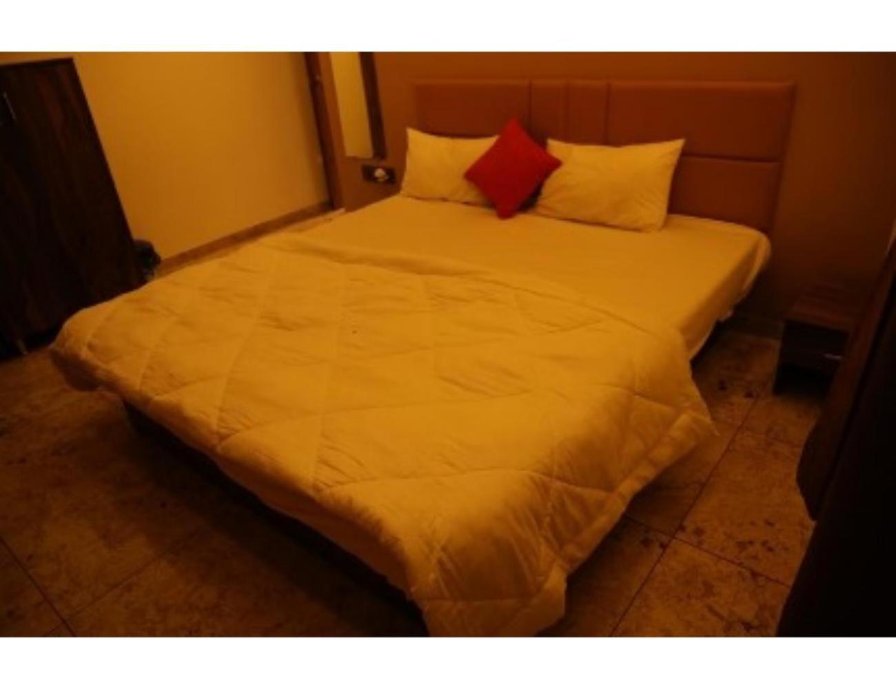 Hotel The Pill, Bhavnagar Bagian luar foto