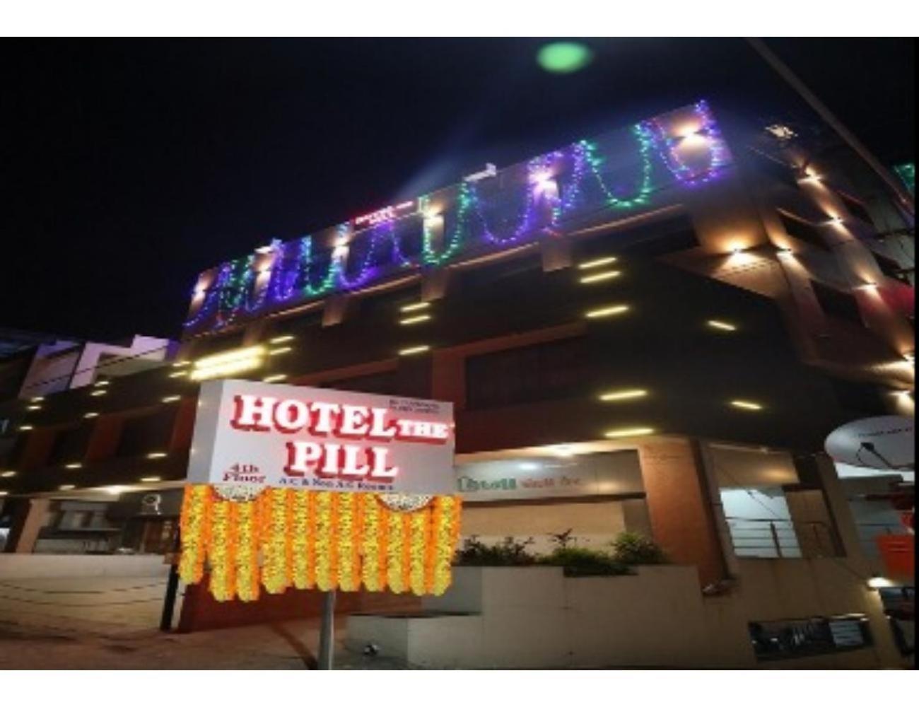 Hotel The Pill, Bhavnagar Bagian luar foto