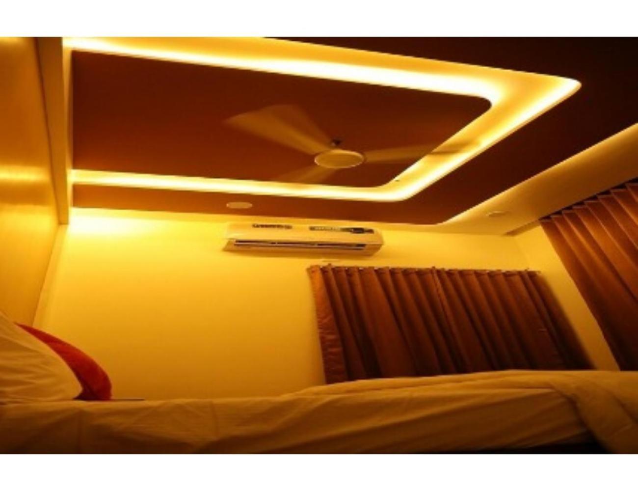 Hotel The Pill, Bhavnagar Bagian luar foto