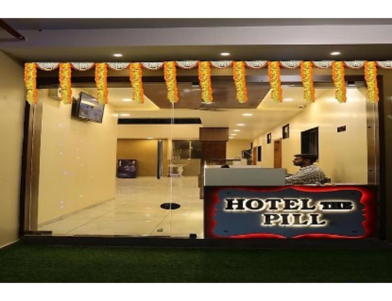 Hotel The Pill, Bhavnagar Bagian luar foto
